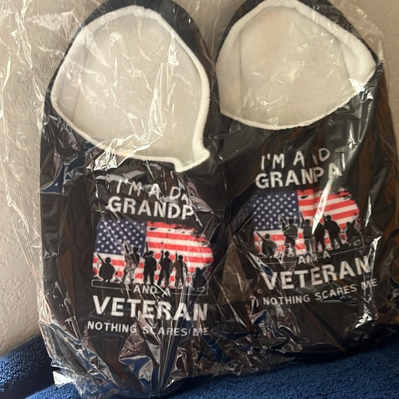 VETERAN SLIPPERS NEW NEVER WORN IN ORIGINAL PACKING - Picture 6 of 6